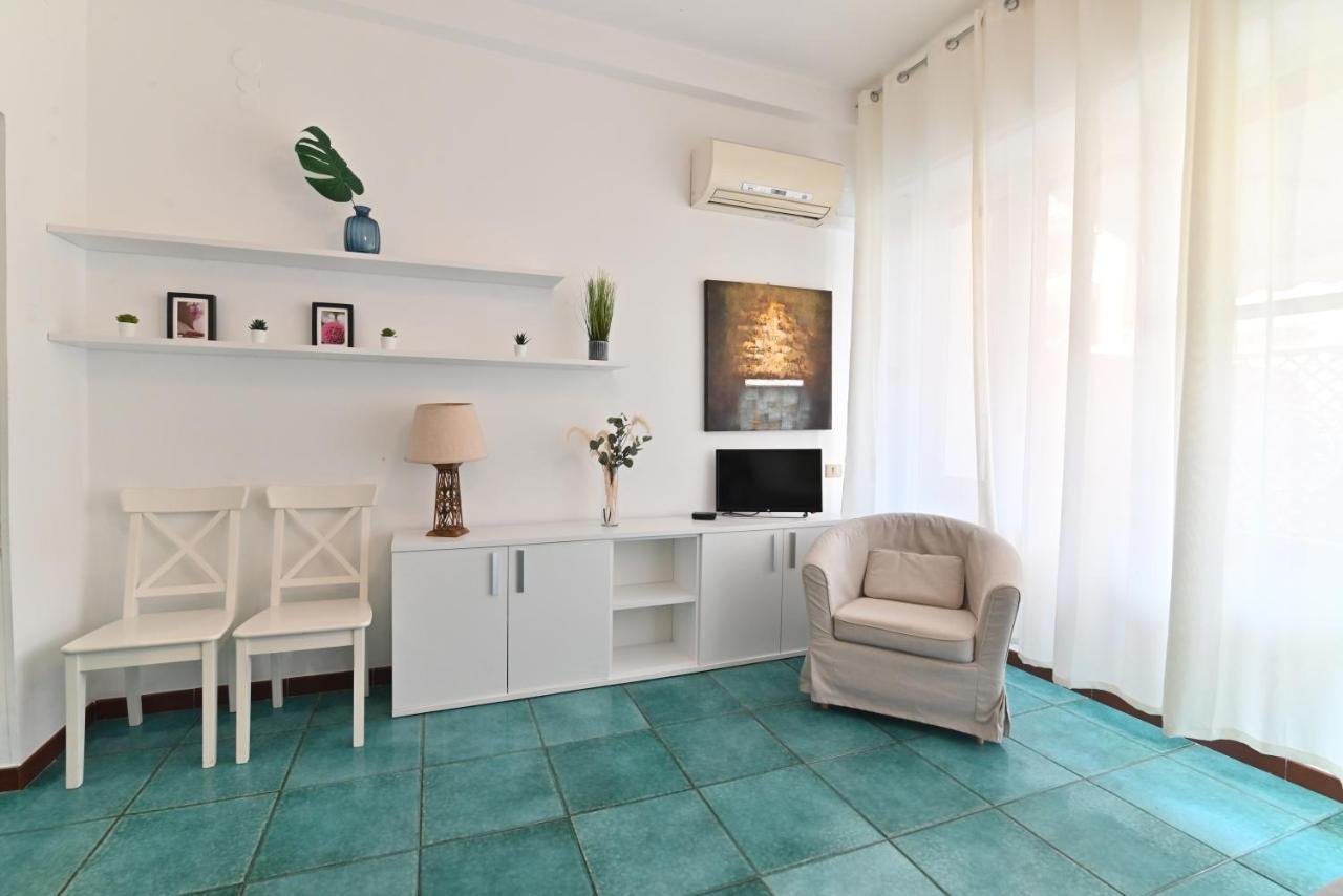 Izzhome Holiday Terrace Cagliari Exteriör bild